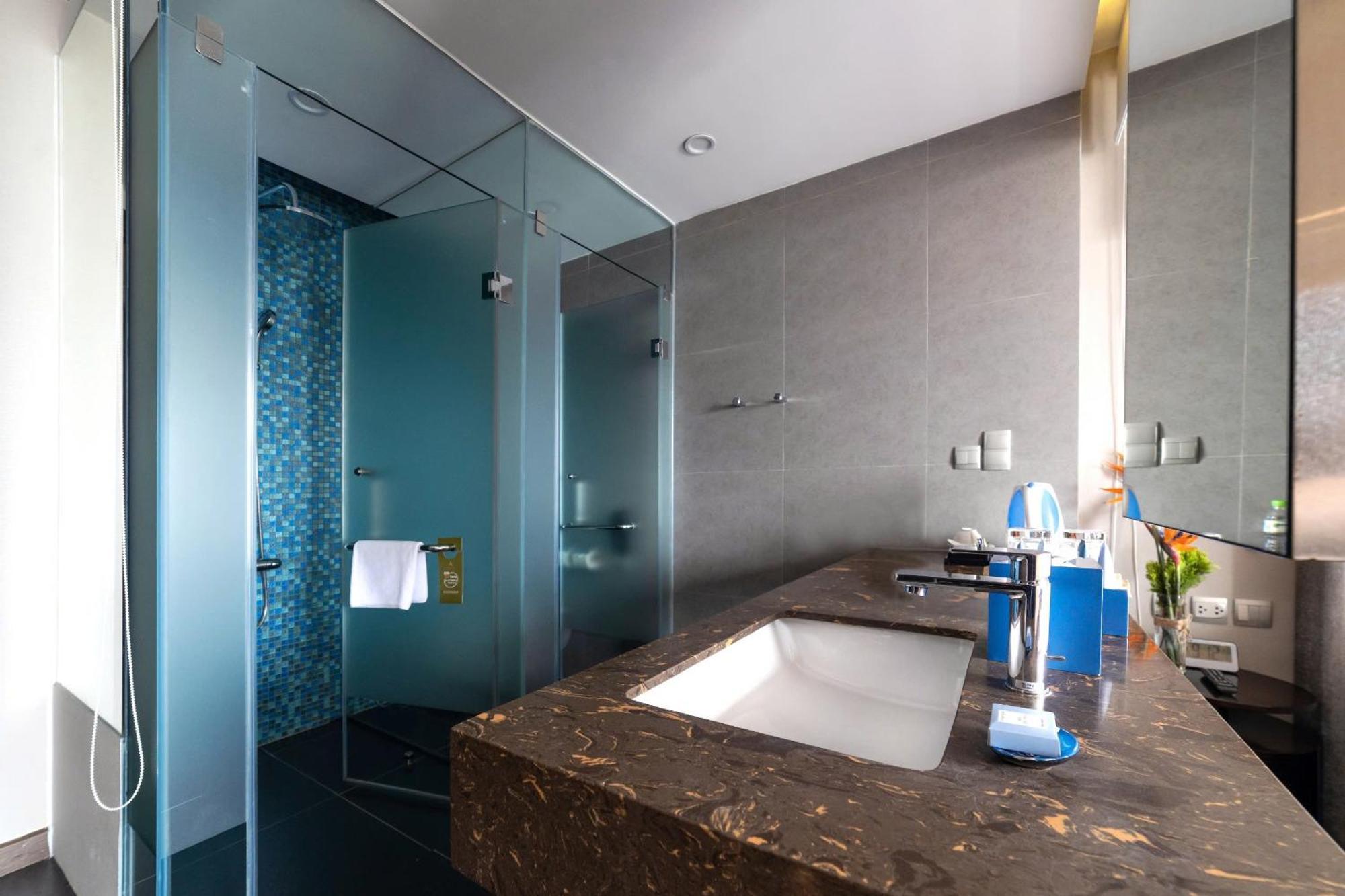 Novotel Suites Hanoi Exterior photo