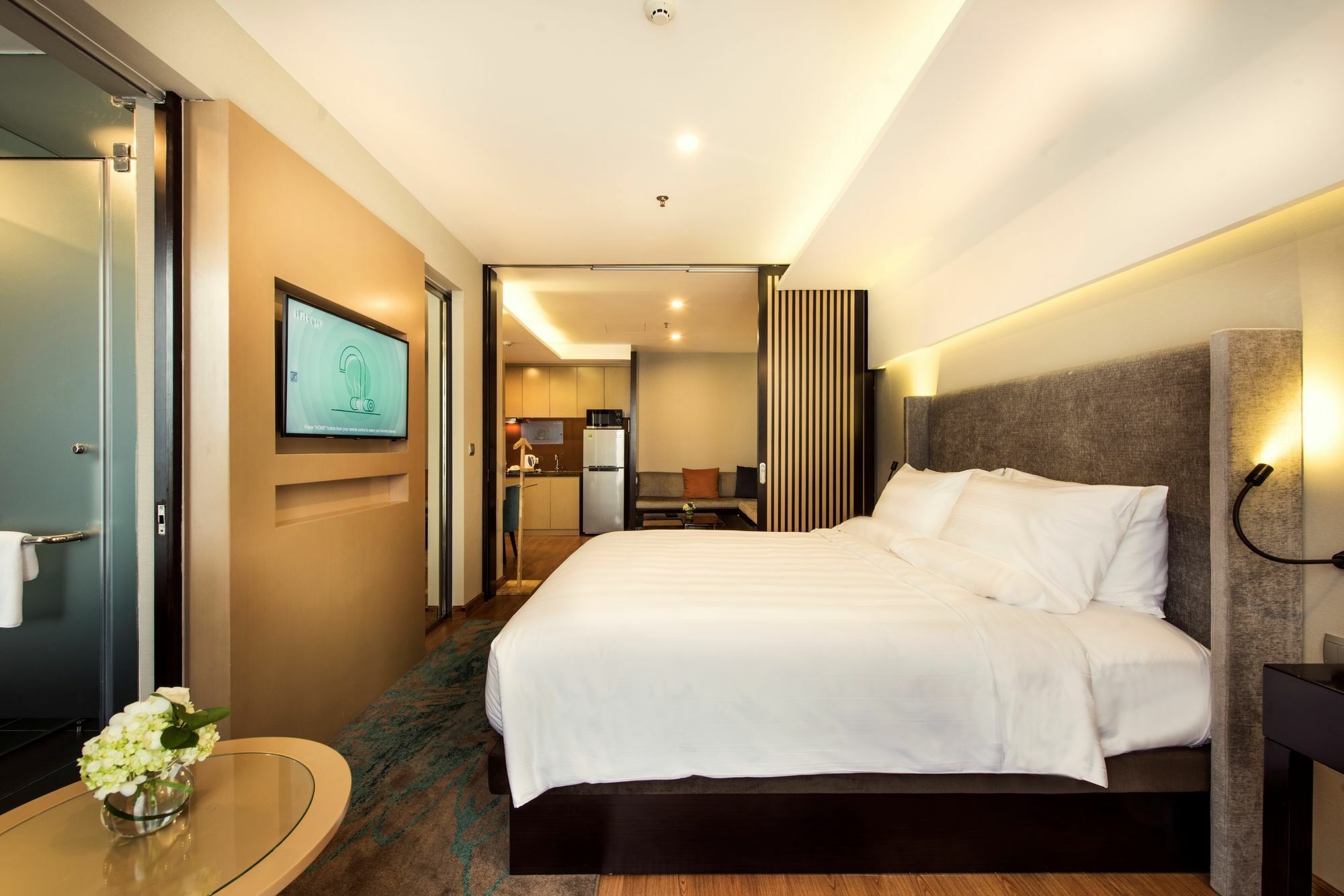 Novotel Suites Hanoi Exterior photo