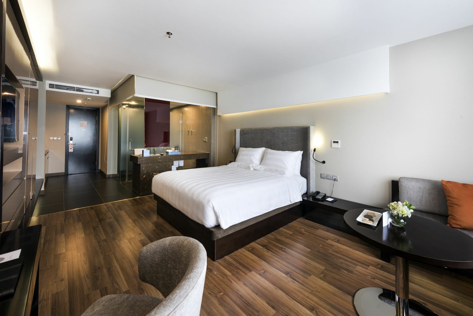 Novotel Suites Hanoi Exterior photo