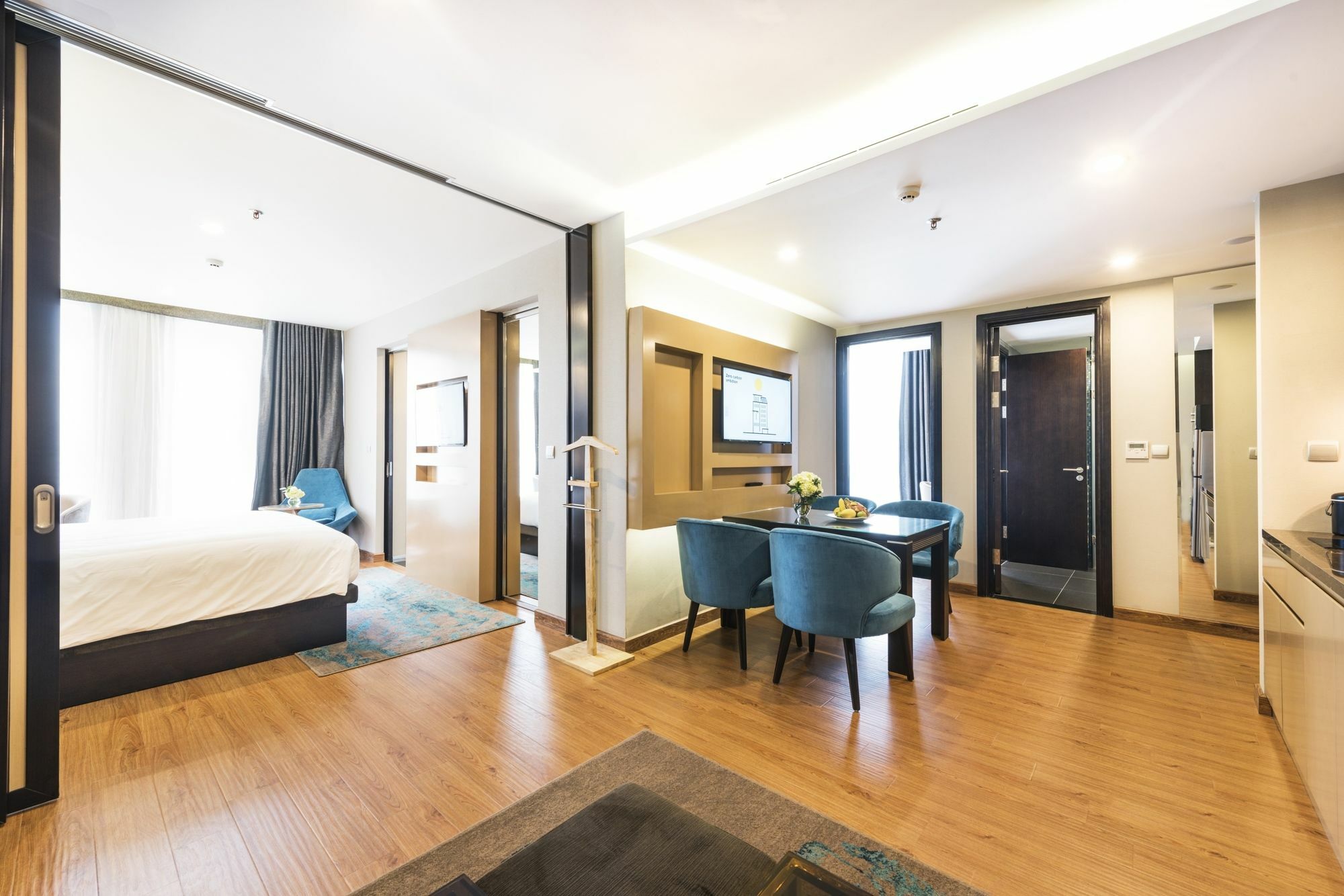 Novotel Suites Hanoi Exterior photo